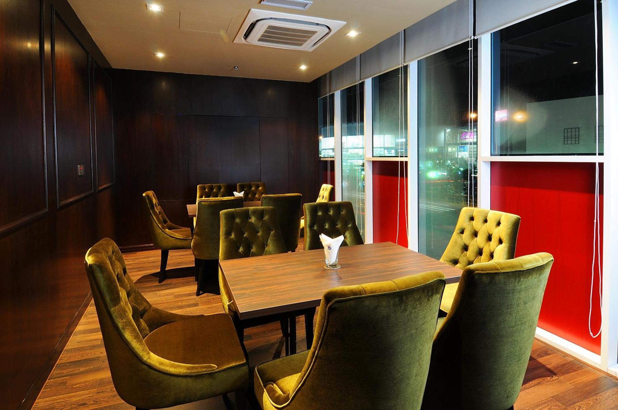 Hotel Granada Johor Bahru Bagian luar foto