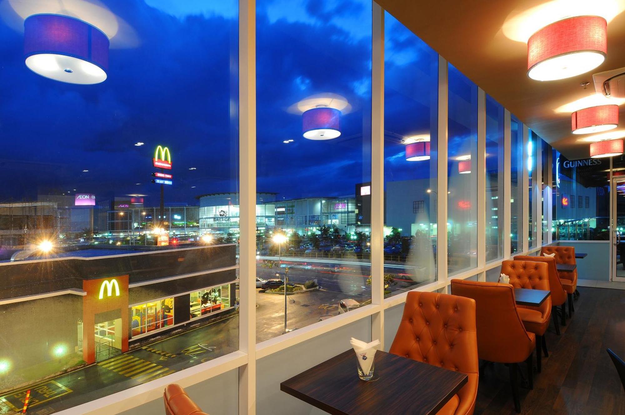 Hotel Granada Johor Bahru Bagian luar foto