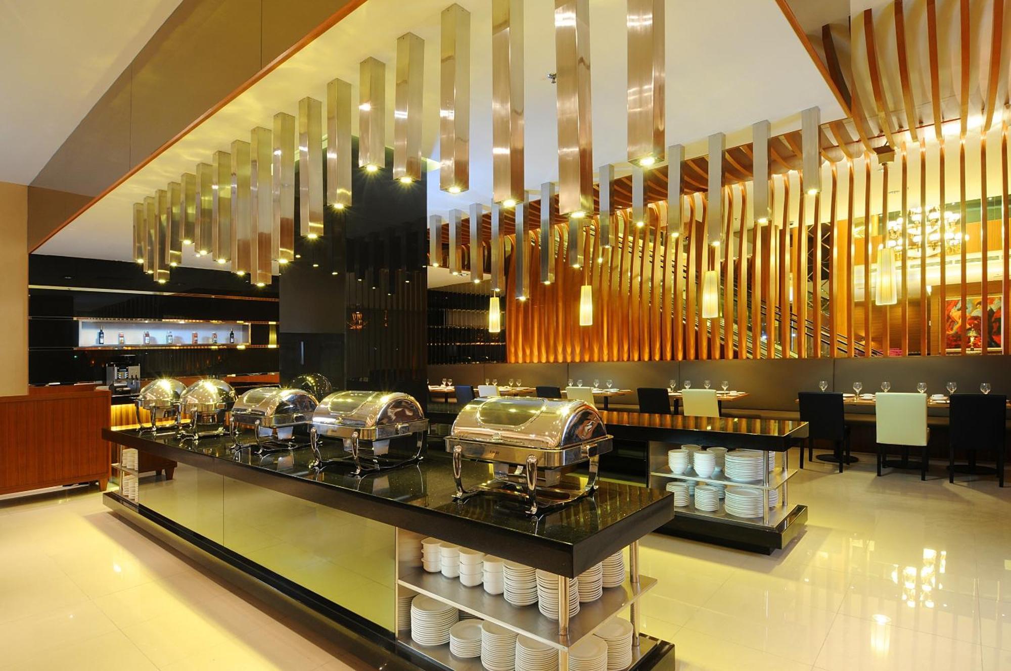 Hotel Granada Johor Bahru Bagian luar foto