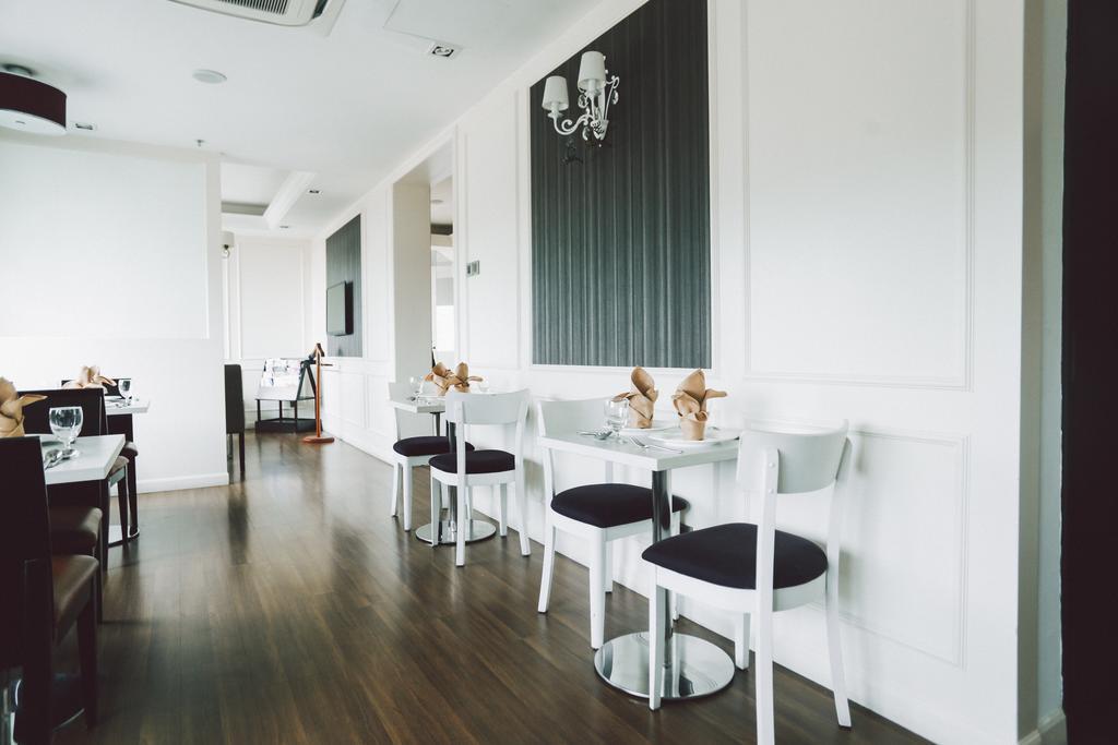 Hotel Granada Johor Bahru Bagian luar foto