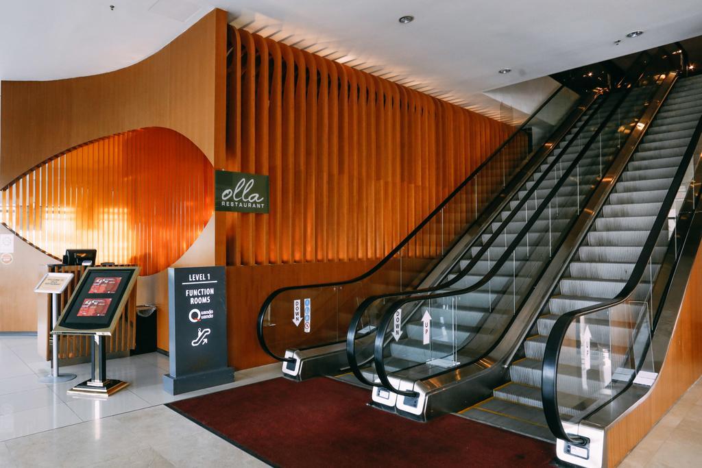 Hotel Granada Johor Bahru Bagian luar foto