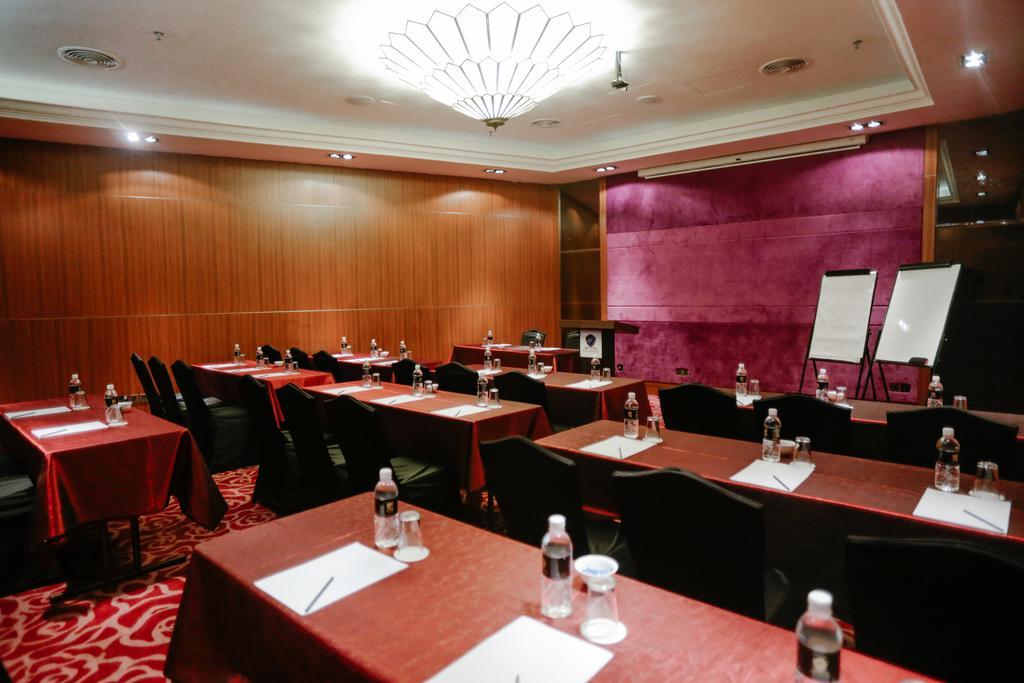 Hotel Granada Johor Bahru Bagian luar foto